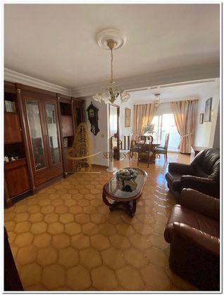 Foto 2 de Pis en lloguer a Centro - Huelva de 3 habitacions amb mobles i balcó
