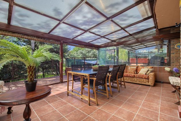 Foto 2 de Casa en venda a Los Robles de 4 habitacions amb terrassa i piscina