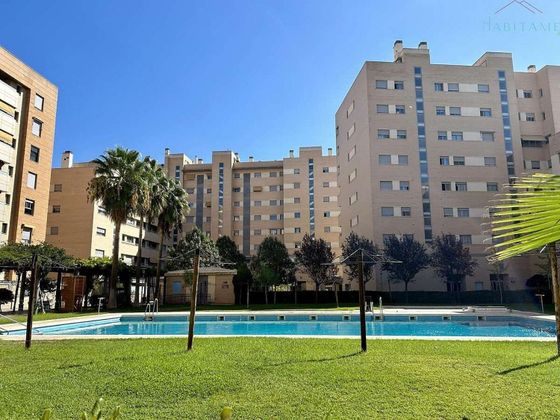 Foto 1 de Pis en venda a Campus de la Salud de 2 habitacions amb terrassa i piscina