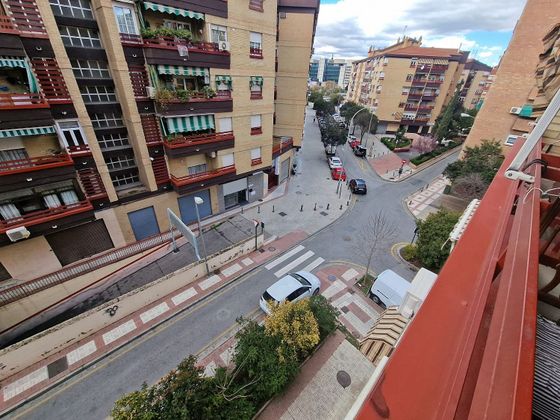 Foto 1 de Venta de piso en Barrio de Zaidín de 4 habitaciones con terraza y garaje