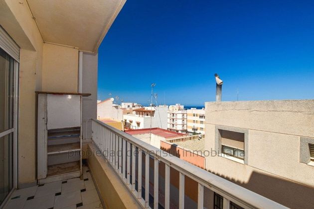 Foto 2 de Venta de piso en Puerto de Garrucha de 3 habitaciones y 117 m²