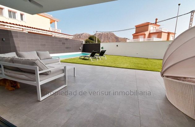Foto 2 de Xalet en venda a Calabardina de 4 habitacions amb terrassa i piscina