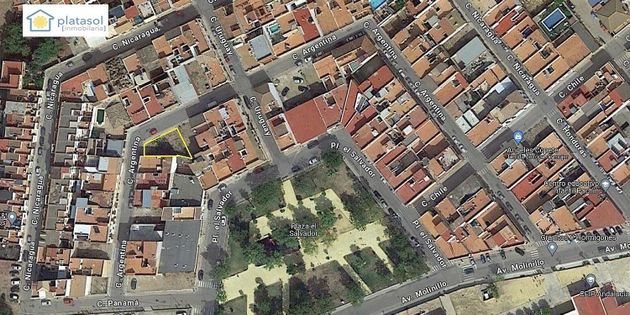Foto 2 de Venta de terreno en Guillena de 188 m²