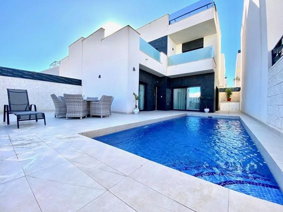 Foto 1 de Xalet en venda a Benijófar de 3 habitacions amb terrassa i piscina