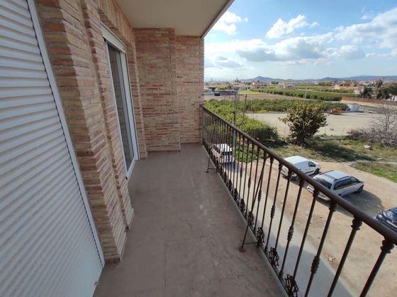 Foto 2 de Pis en venda a El Raal de 3 habitacions amb terrassa i garatge