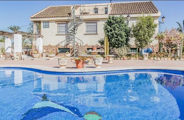 Foto 2 de Xalet en venda a Orihuela ciudad de 6 habitacions amb terrassa i piscina