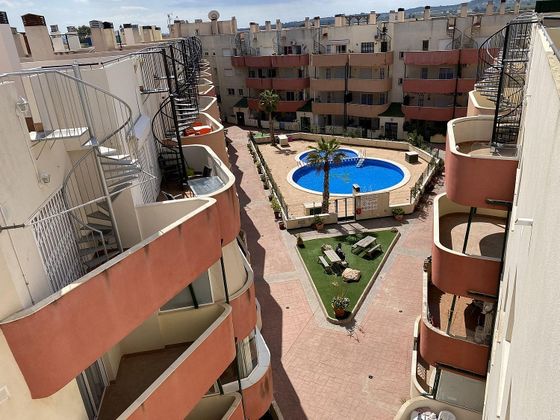 Foto 1 de Àtic en lloguer a Almoradí de 2 habitacions amb terrassa i piscina