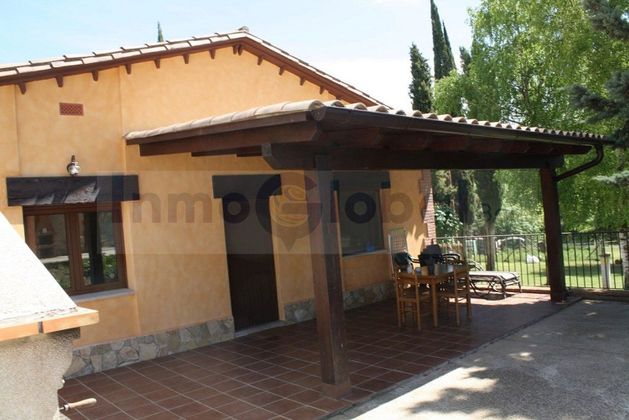 Foto 2 de Casa en venta en Avià de 4 habitaciones con piscina y garaje