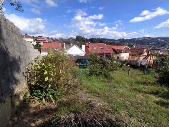 Foto 2 de Casa adossada en venda a Cabral - Candeán de 5 habitacions amb jardí