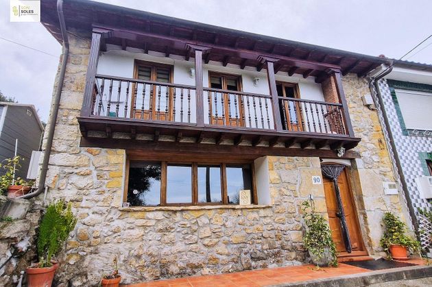 Foto 1 de Casa rural en venta en Marina de Cudeyo de 4 habitaciones con terraza y jardín