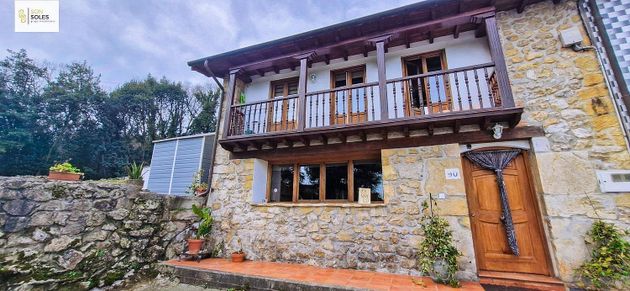 Foto 2 de Casa rural en venda a Marina de Cudeyo de 4 habitacions amb terrassa i jardí