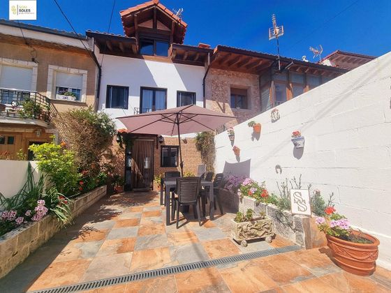 Foto 1 de Casa adossada en venda a Valdenoja - La Pereda de 5 habitacions amb jardí i calefacció