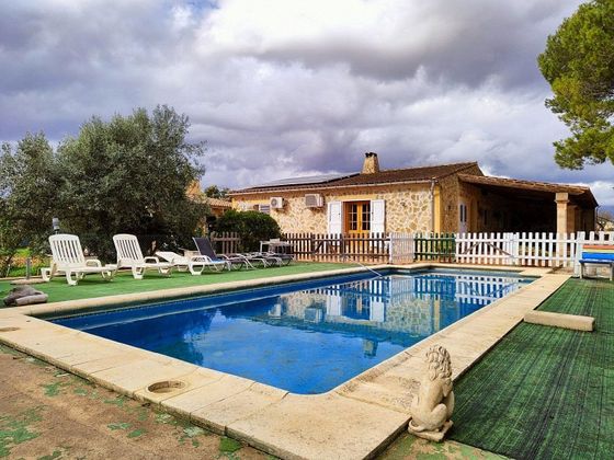 Foto 1 de Casa rural en venda a Zona periurbana de 4 habitacions amb terrassa i piscina