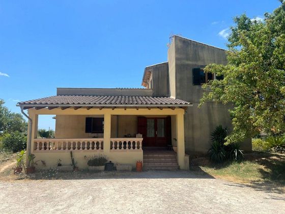 Foto 1 de Casa rural en venda a Zona periurbana de 4 habitacions amb terrassa i garatge