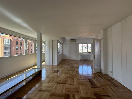 Foto 1 de Piso en alquiler en Castellana de 3 habitaciones con terraza y aire acondicionado