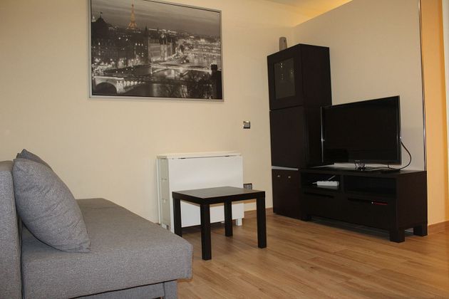 Foto 1 de Alquiler de piso en calle De Fuencarral de 1 habitación con muebles y aire acondicionado