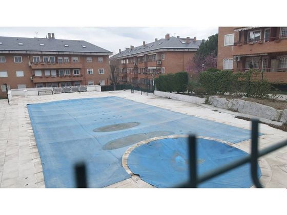 Foto 2 de Venta de ático en Villalba Estación de 2 habitaciones con piscina y jardín