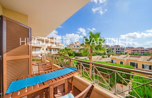 Foto 1 de Piso en venta en Cales de Mallorca de 2 habitaciones con piscina y balcón