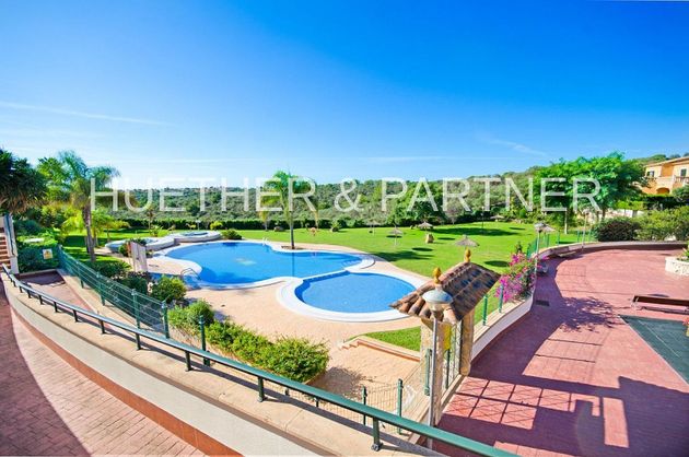 Foto 2 de Pis en venda a Cales de Mallorca de 2 habitacions amb piscina i balcó