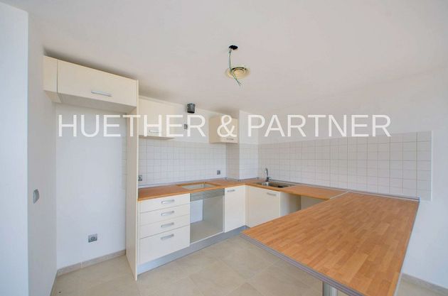 Foto 2 de Piso en venta en Cales de Mallorca de 2 habitaciones con garaje y balcón