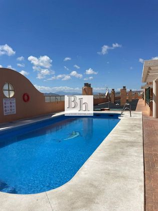 Foto 2 de Venta de piso en La Luz - El Torcal de 3 habitaciones con terraza y piscina