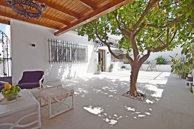 Foto 1 de Chalet en venta en Este-Delicias de 3 habitaciones con garaje y jardín