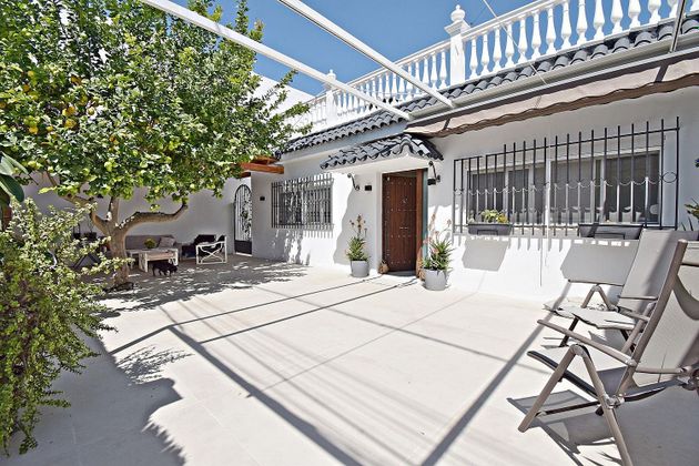 Foto 1 de Chalet en venta en Este-Delicias de 3 habitaciones con garaje y jardín