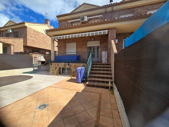 Foto 2 de Venta de casa en Torrejón de la Calzada de 4 habitaciones con terraza y piscina