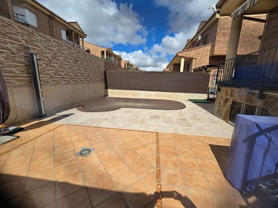 Foto 1 de Venta de casa en Torrejón de la Calzada de 4 habitaciones con terraza y piscina