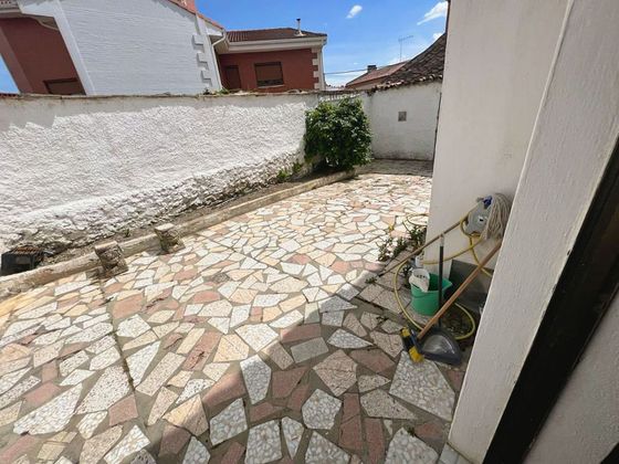Foto 2 de Casa adossada en venda a Cigales de 4 habitacions amb terrassa i garatge