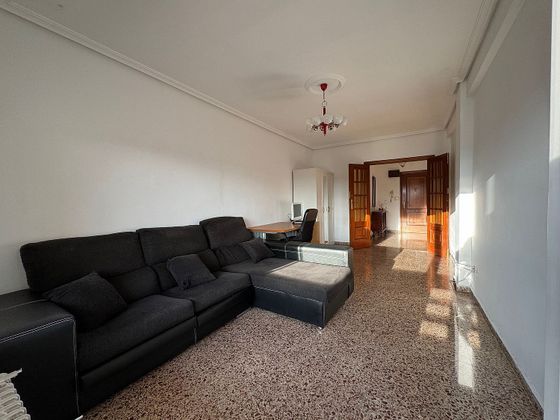 Foto 2 de Piso en venta en Huerta del Rey de 4 habitaciones con terraza y garaje