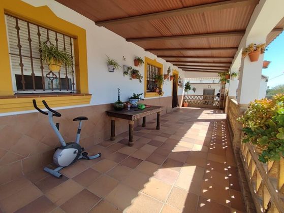 Foto 1 de Chalet en venta en Punta Umbría de 7 habitaciones con terraza y piscina