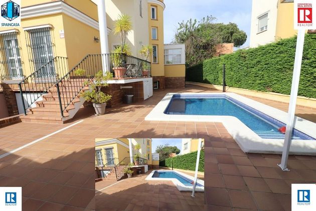 Foto 2 de Chalet en venta en Aljaraque de 4 habitaciones con terraza y piscina