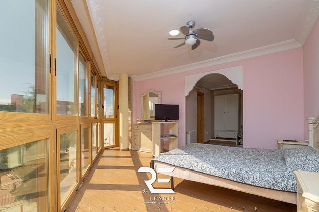 Foto 2 de Casa en venda a Benimàmet de 7 habitacions amb terrassa i garatge