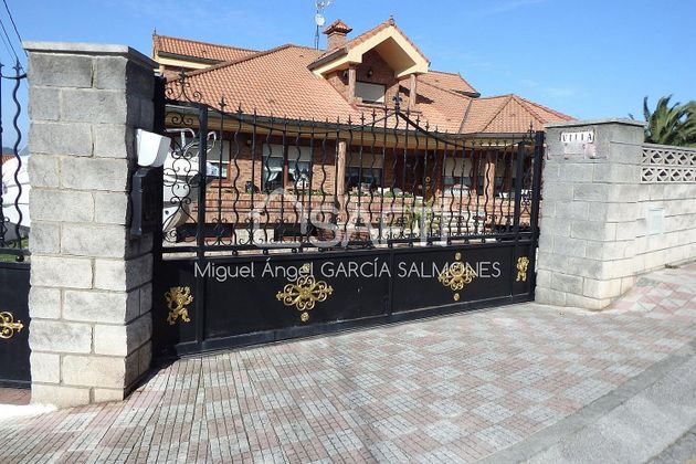 Foto 1 de Xalet en venda a Maliaño de 7 habitacions amb terrassa i piscina