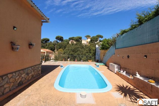 Foto 1 de Xalet en venda a Vidreres de 3 habitacions amb terrassa i piscina