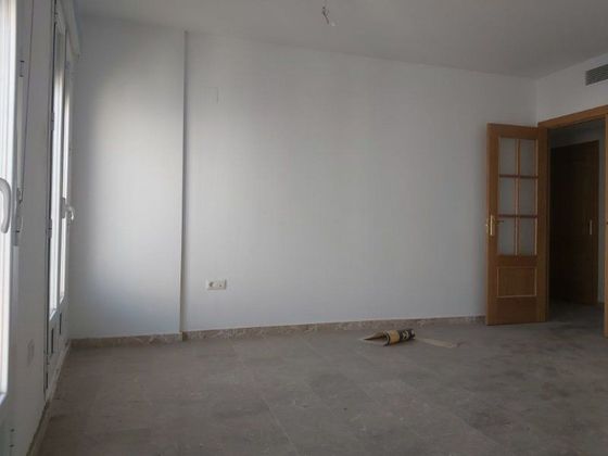 Foto 2 de Pis en venda a Mancha Real de 3 habitacions amb garatge i balcó