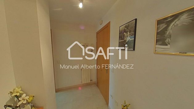 Foto 2 de Piso en venta en Rieral - Can Sabata de 3 habitaciones con terraza y garaje