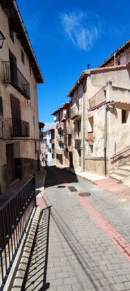Foto 2 de Casa en venda a Villafranca del Cid de 2 habitacions amb jardí i balcó