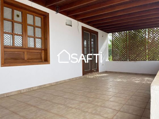 Foto 1 de Casa en venta en Costa Teguise de 5 habitaciones con terraza y piscina