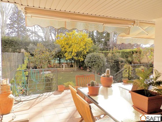 Foto 2 de Casa adossada en venda a Montecanal de 4 habitacions amb terrassa i jardí