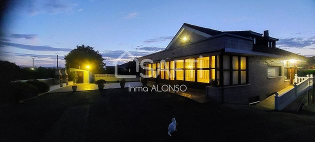 Foto 1 de Xalet en venda a Peñacastillo - Nueva Montaña de 8 habitacions amb terrassa i garatge
