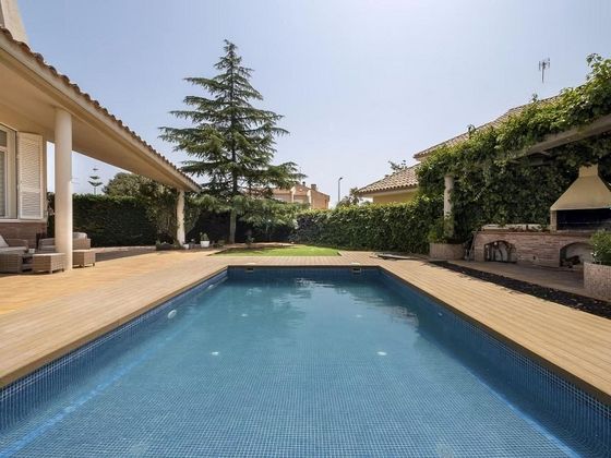 Foto 2 de Venta de chalet en Pacs del Penedès de 5 habitaciones con terraza y piscina