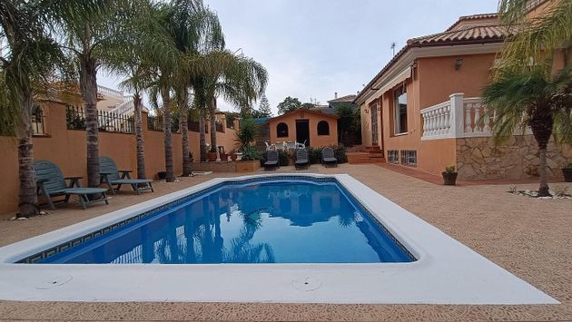 Foto 2 de Casa en venta en Pinos de Alhaurín - Periferia de 5 habitaciones con piscina y garaje