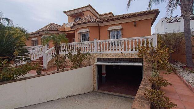 Foto 1 de Casa en venta en Pinos de Alhaurín - Periferia de 5 habitaciones con piscina y garaje