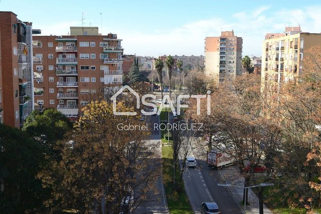 Foto 1 de Pis en venda a Santa Marina - La Paz de 8 habitacions amb balcó i aire acondicionat