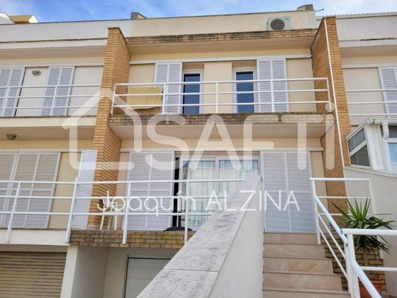 Foto 2 de Casa adossada en venda a Es Grau-Sierra Morena de 4 habitacions amb terrassa i garatge