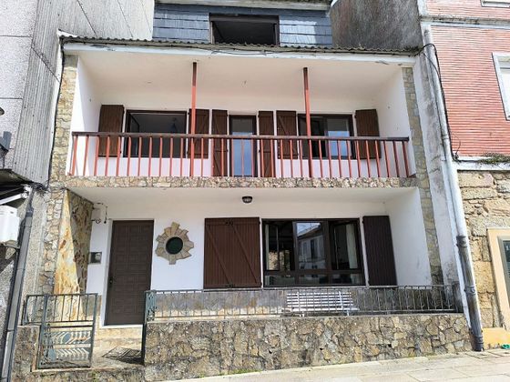 Foto 2 de Venta de casa en Porto do Son de 4 habitaciones con jardín y balcón