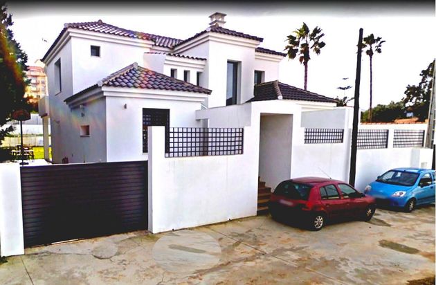 Foto 2 de Xalet en venda a El Rinconcillo de 5 habitacions amb terrassa i jardí