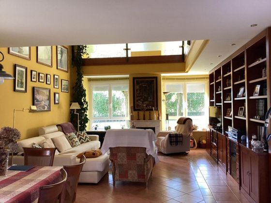 Foto 2 de Xalet en venda a Sariegos de 2 habitacions amb jardí i calefacció